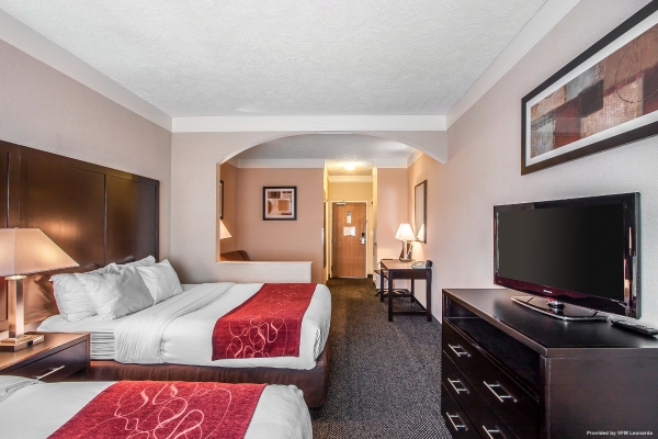 Hotel Comfort Suites (Clackamas)